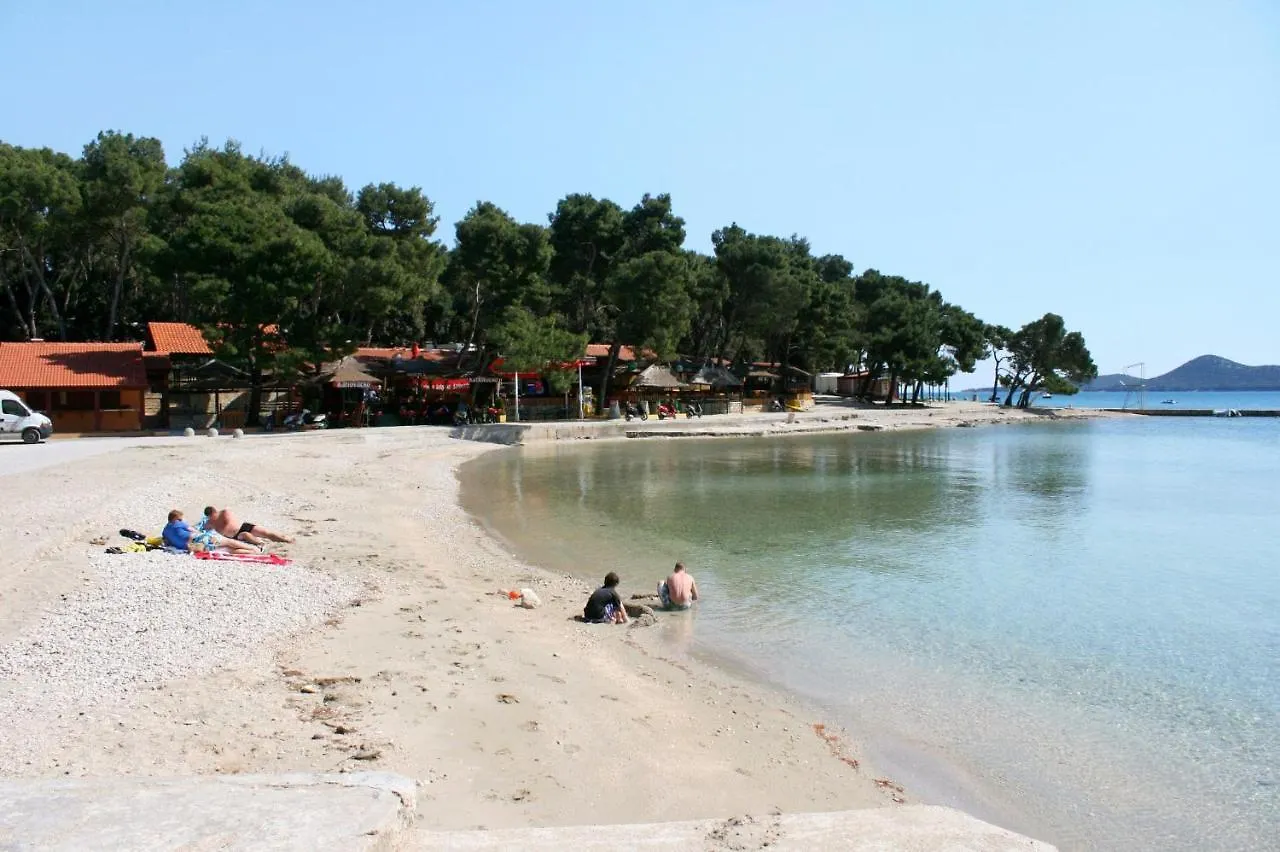 Apartments And Rooms By The Sea Pakostane, Biograd - 18426 0*, פאקוסטאן
