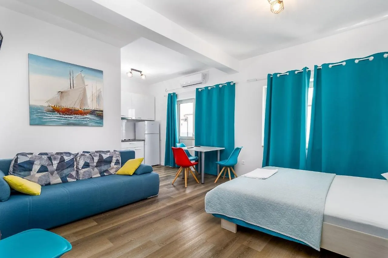 Guest house Apartments And Rooms By The Sea Pakostane, Biograd - 18426