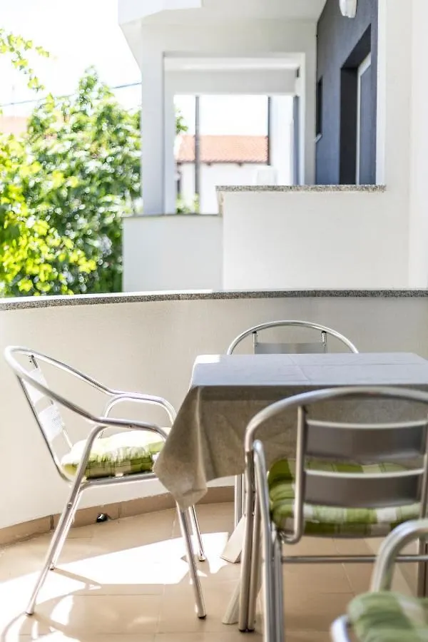 Apartments And Rooms By The Sea Pakostane, Biograd - 18426 בית הארחה פאקוסטאן