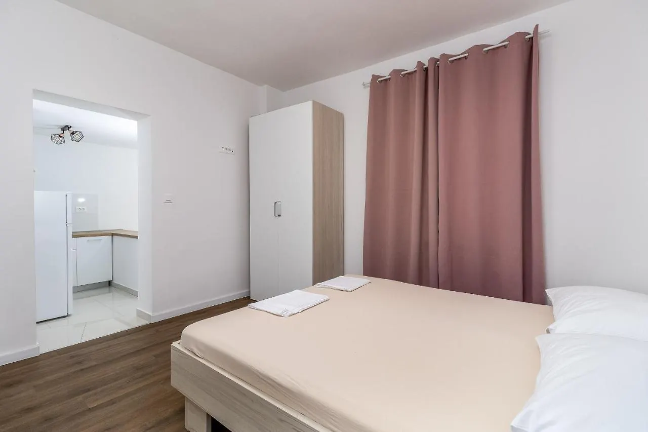 Apartments And Rooms By The Sea Pakostane, Biograd - 18426 פאקוסטאן